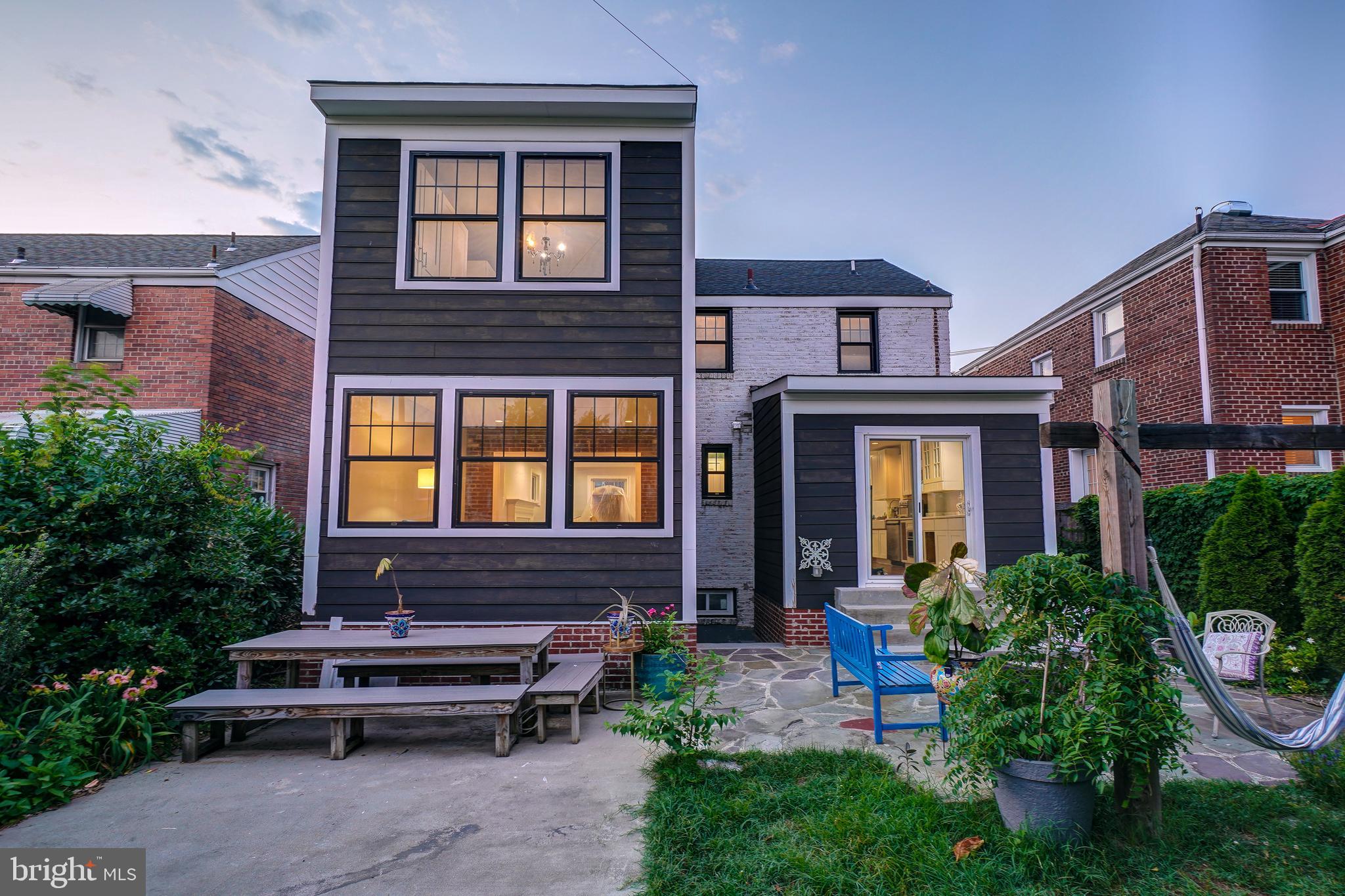1216 Underwood St NW