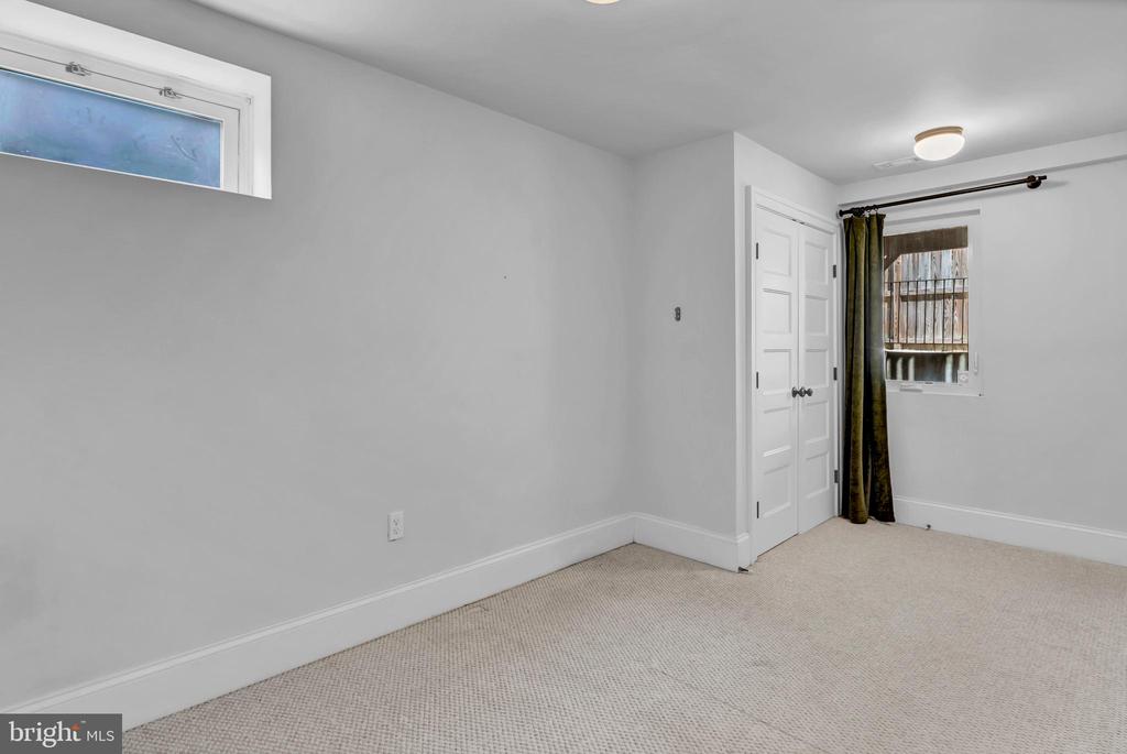 519 Tuckerman St NW