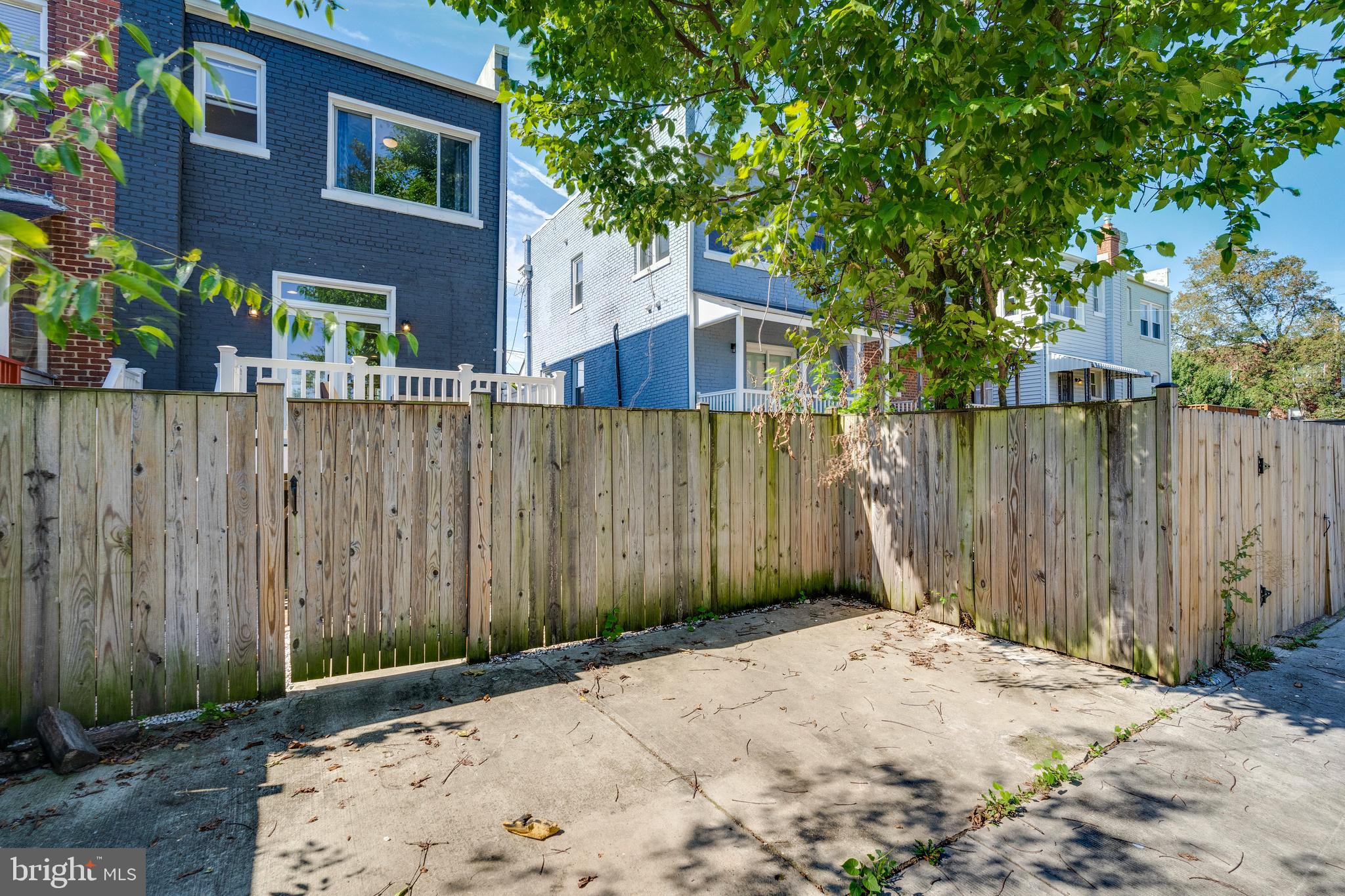 519 Tuckerman St NW