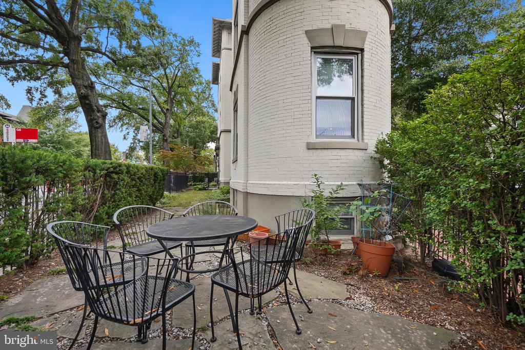 150 Rhode Island Ave NW #401