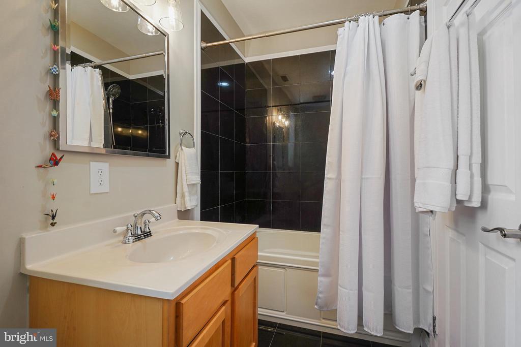 150 Rhode Island Ave NW #401