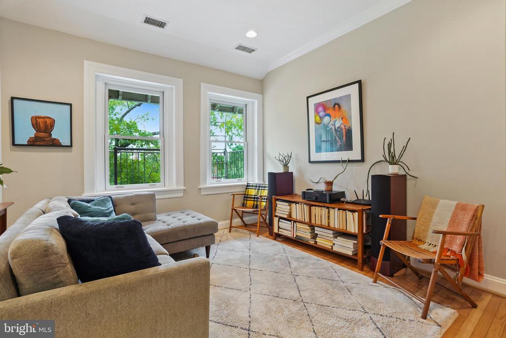150 Rhode Island Ave NW #401