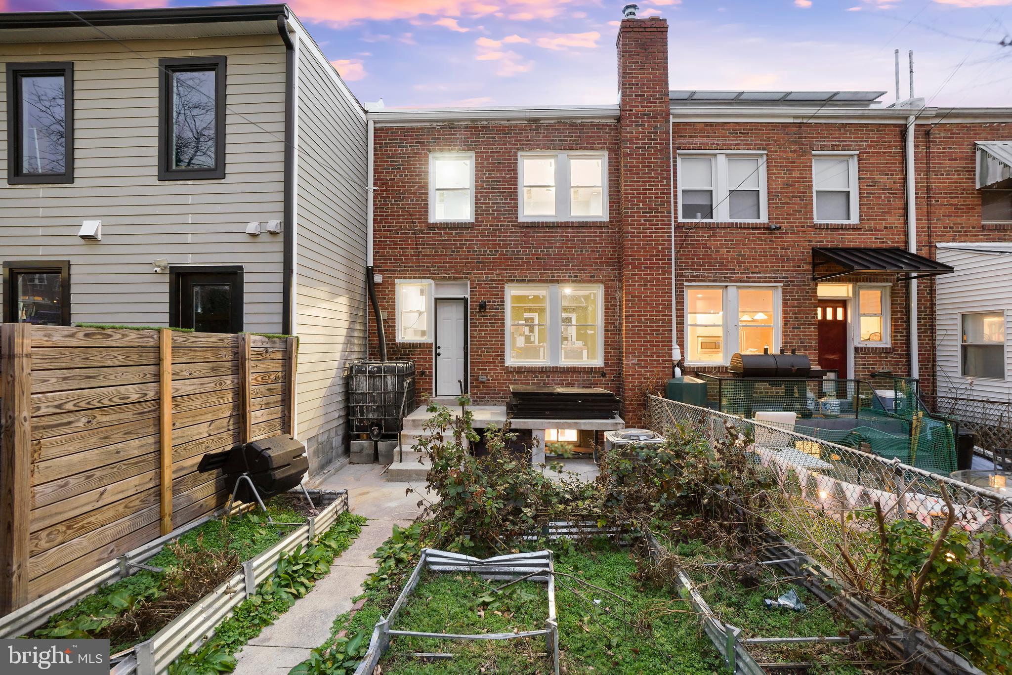 234 Gallatin St NW