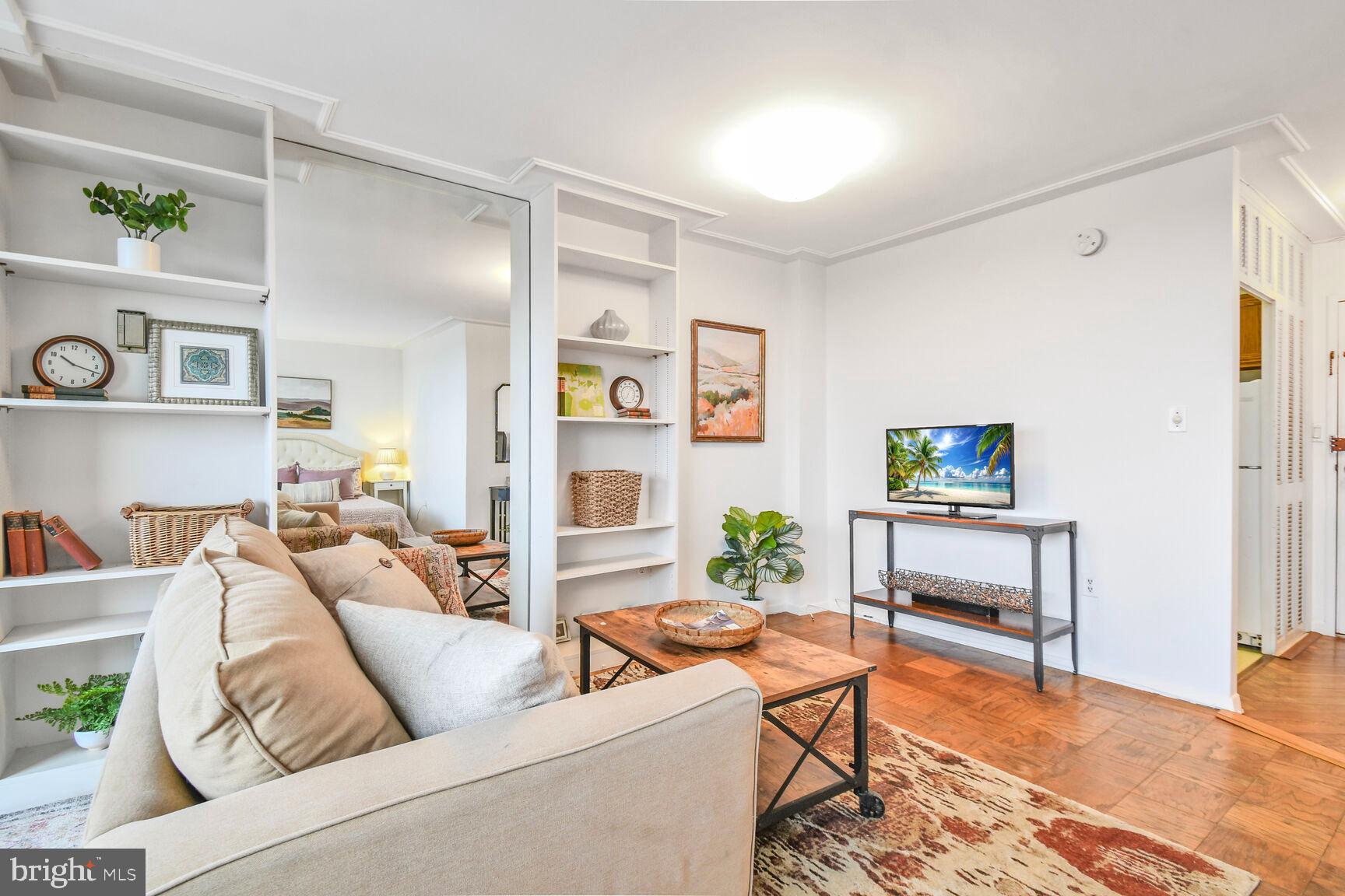 2800 Wisconsin Ave NW #906