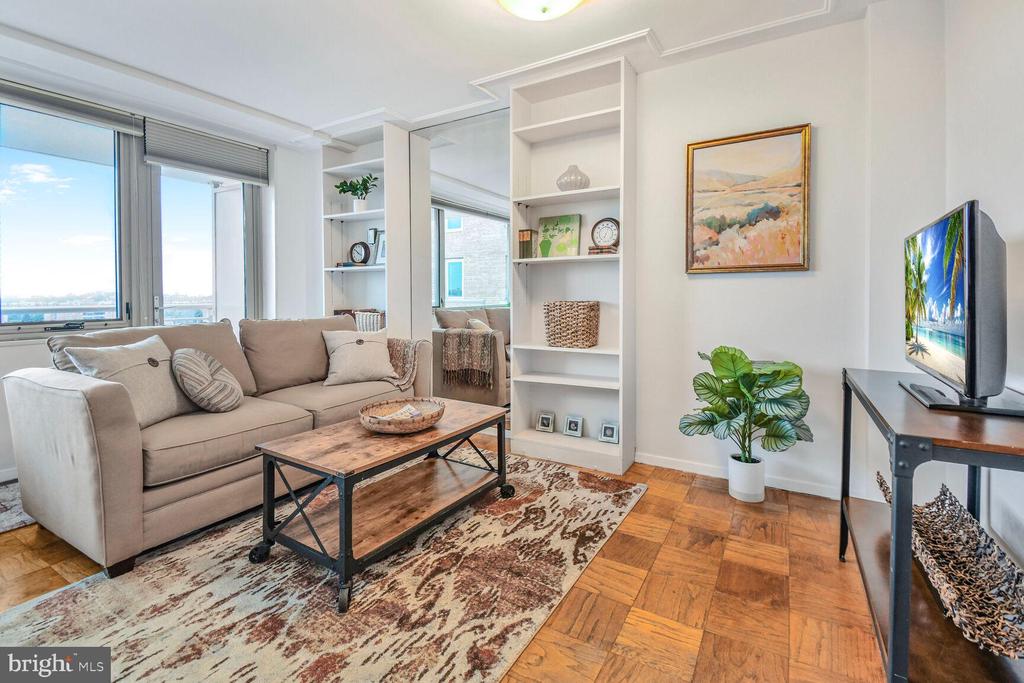 2800 Wisconsin Ave NW #906