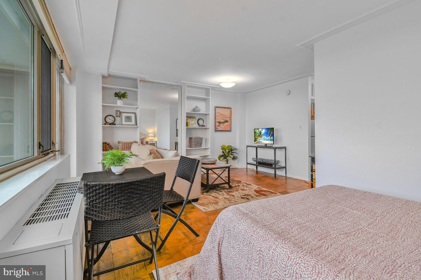 2800 Wisconsin Ave NW #906