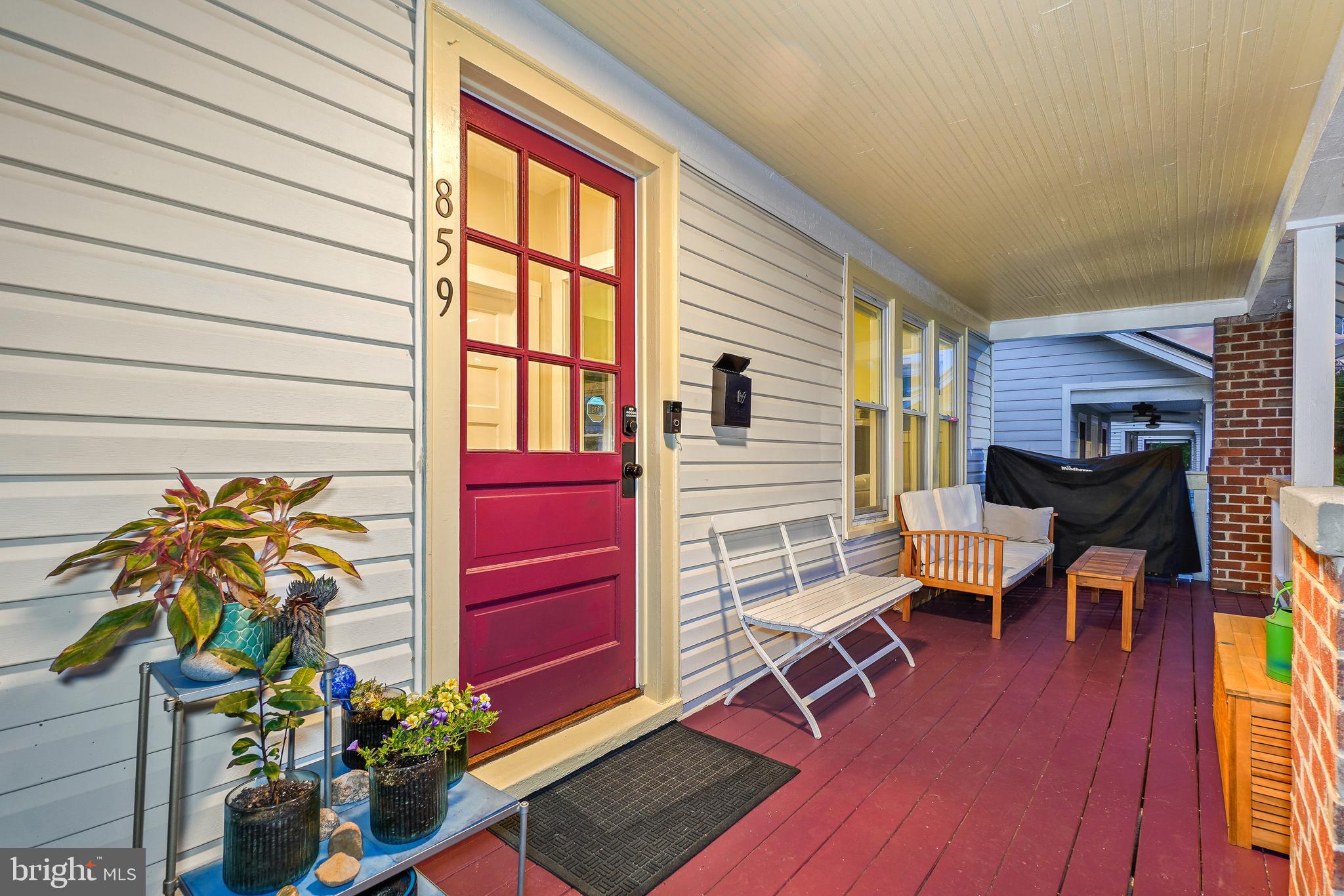 859 van Buren St NW
