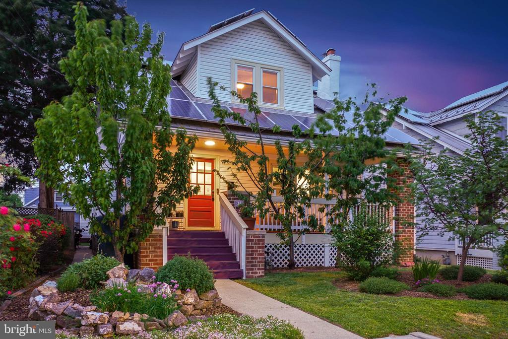 859 van Buren St NW