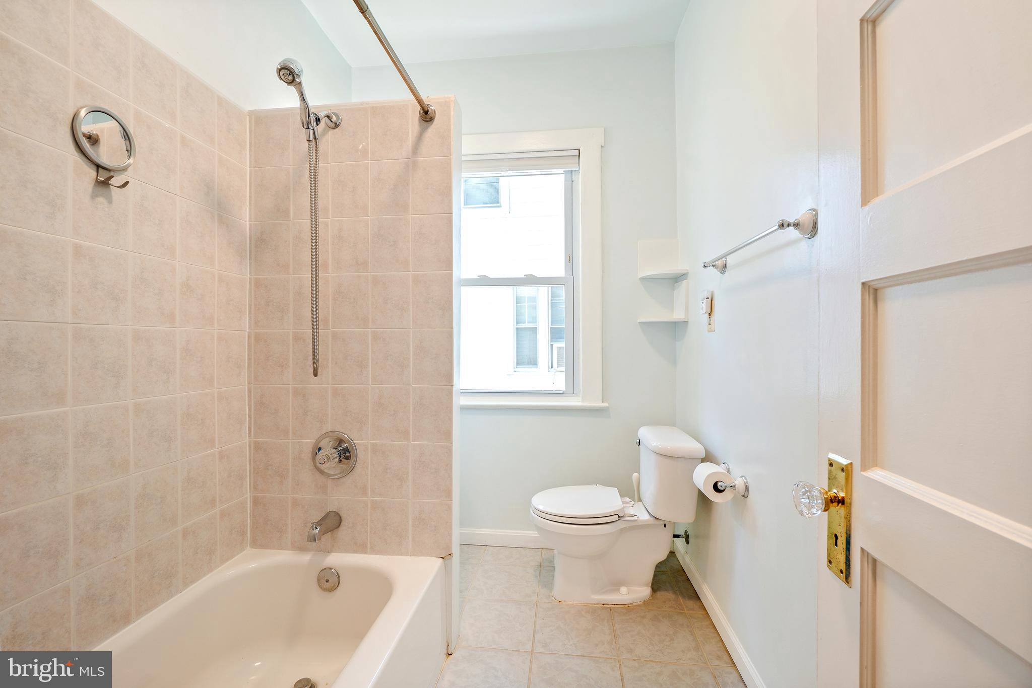 859 van Buren St NW