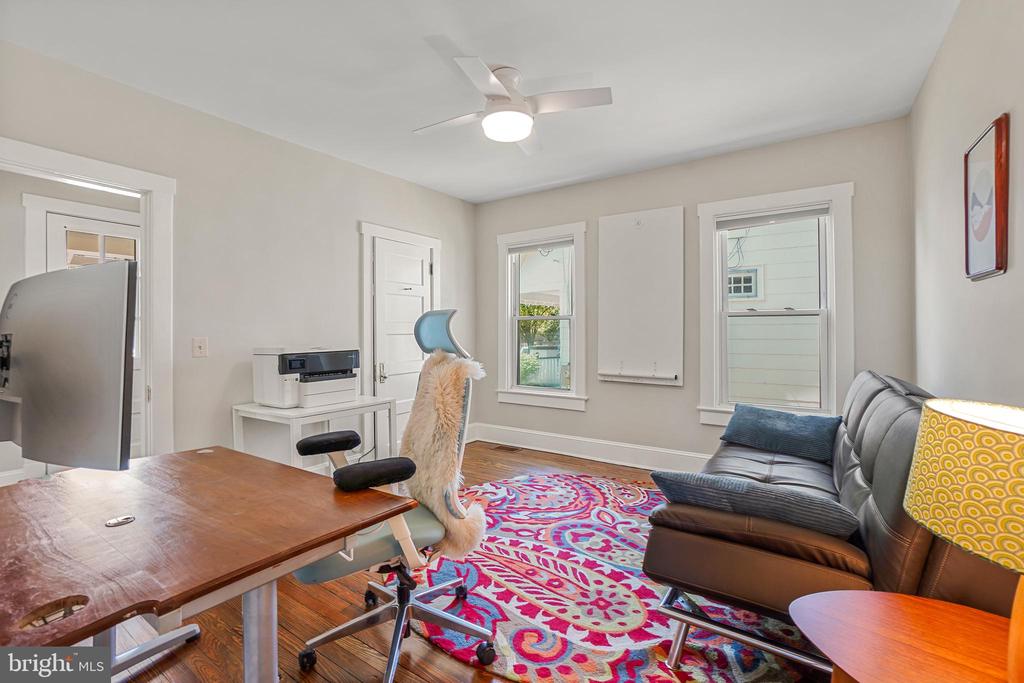 859 van Buren St NW