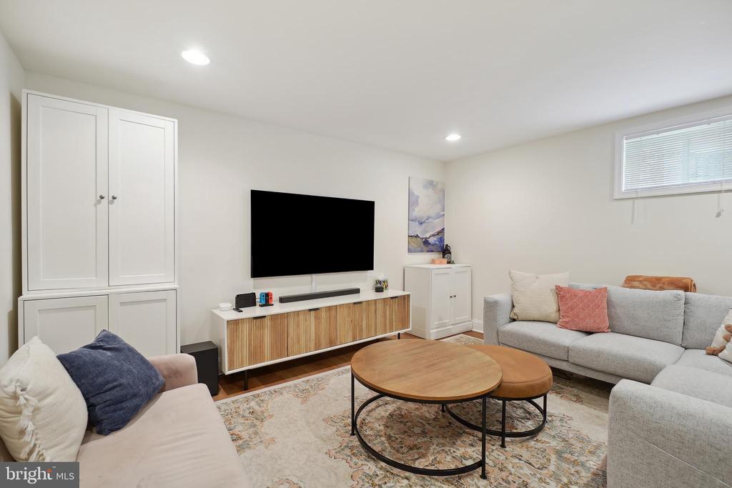 13 Tuckerman St NW