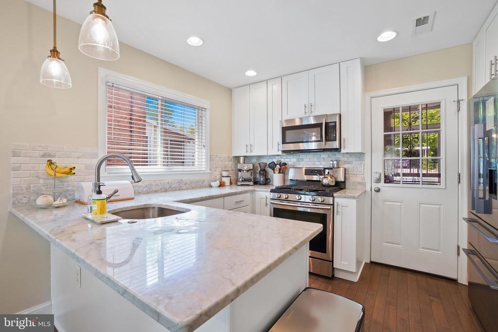 13 Tuckerman St NW