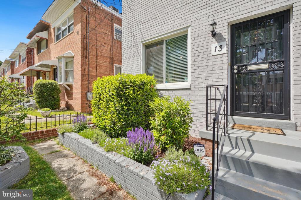 13 Tuckerman St NW