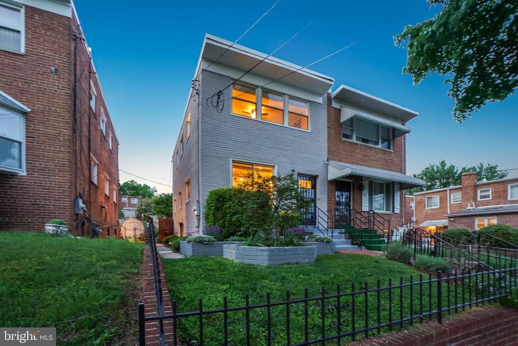 13 Tuckerman St NW