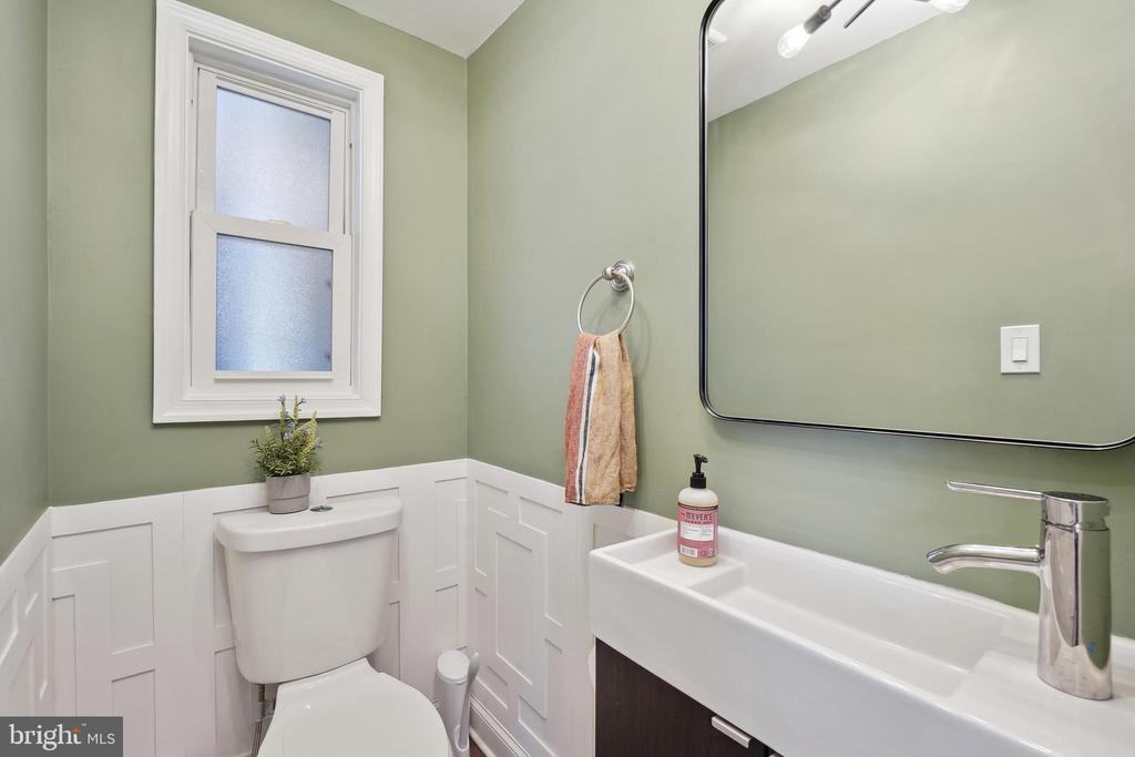 13 Tuckerman St NW