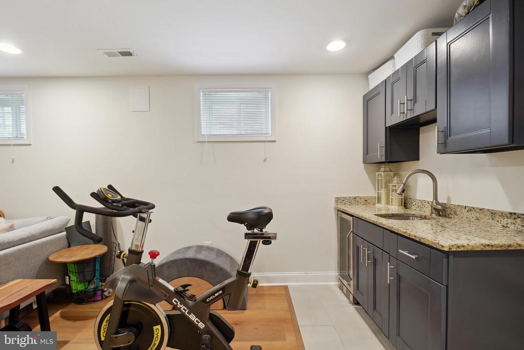 13 Tuckerman St NW