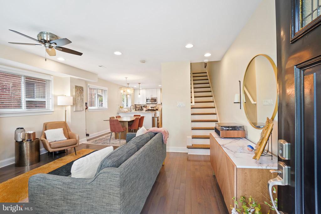 13 Tuckerman St NW