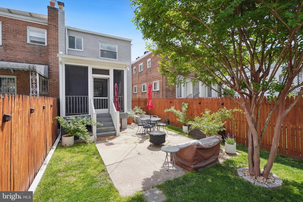 13 Tuckerman St NW