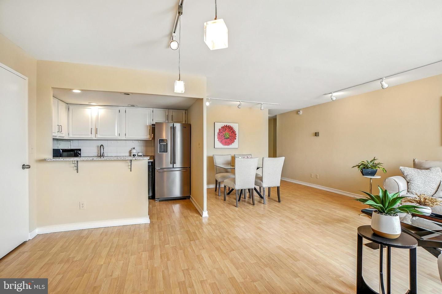 1330 New Hampshire Ave NW #818