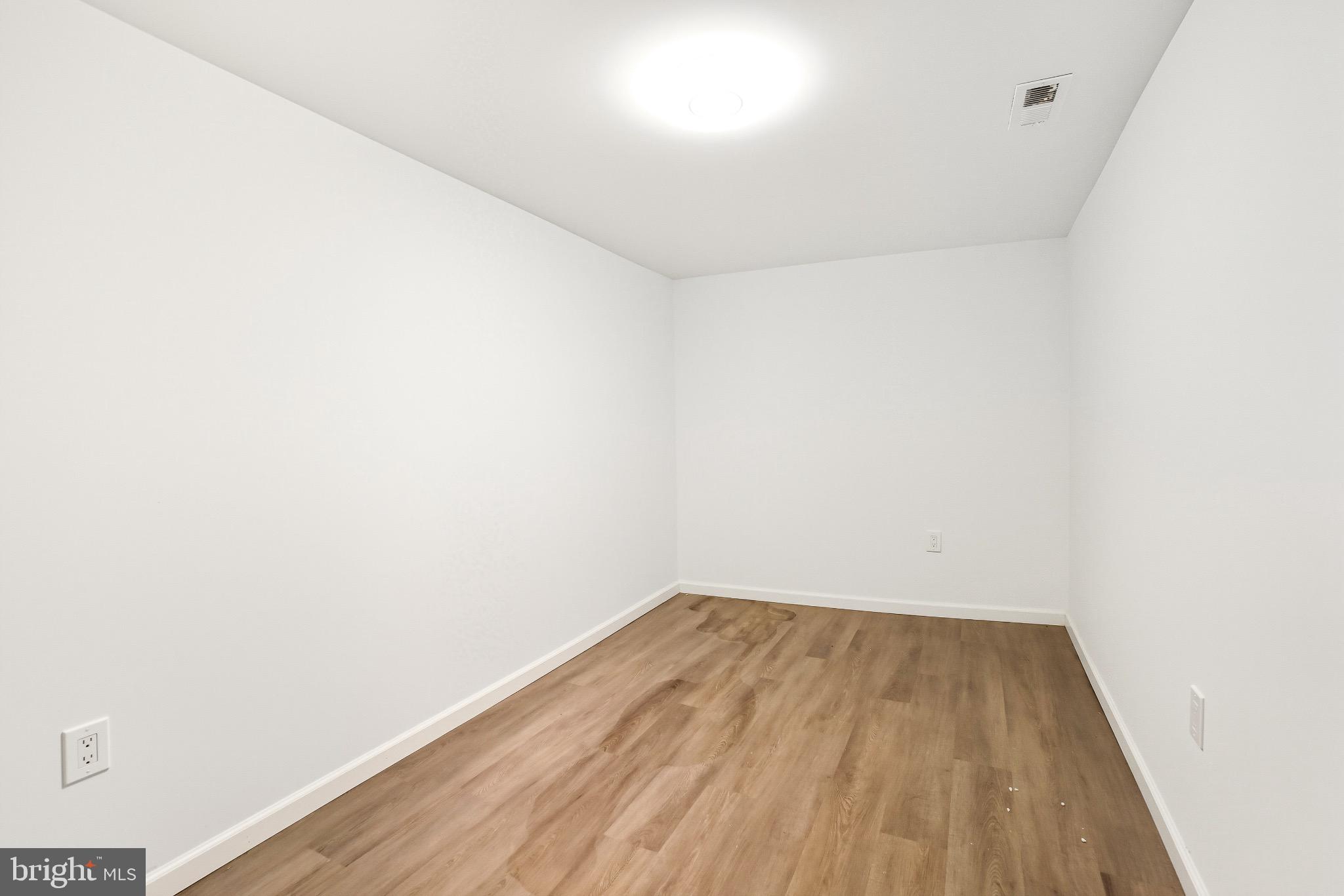 461 DELAFIELD PLACE NW