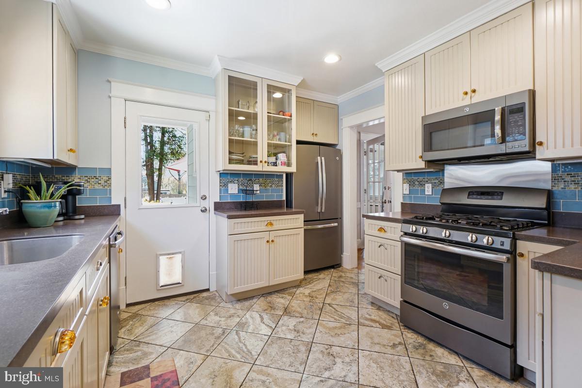 428 WHITTIER STREET NW