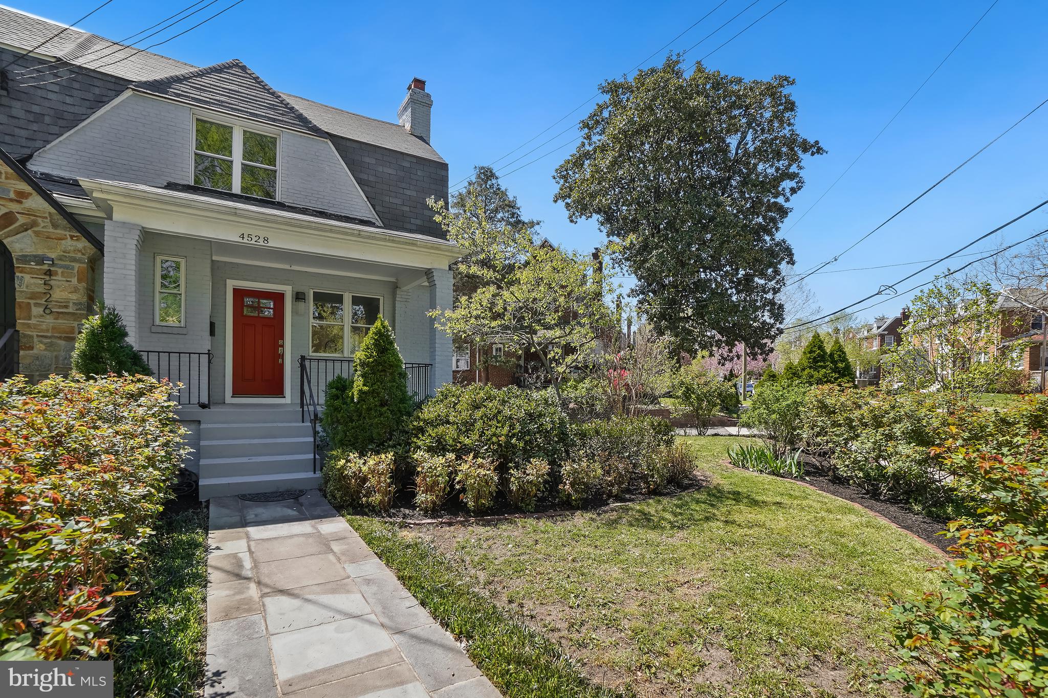 4528 SOUTH DAKOTA AVENUE NE