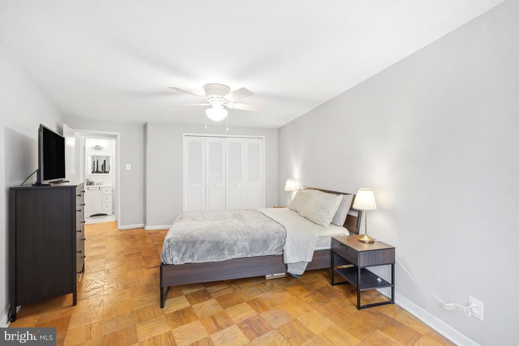 5406 CONNECTICUT AVENUE NW 401