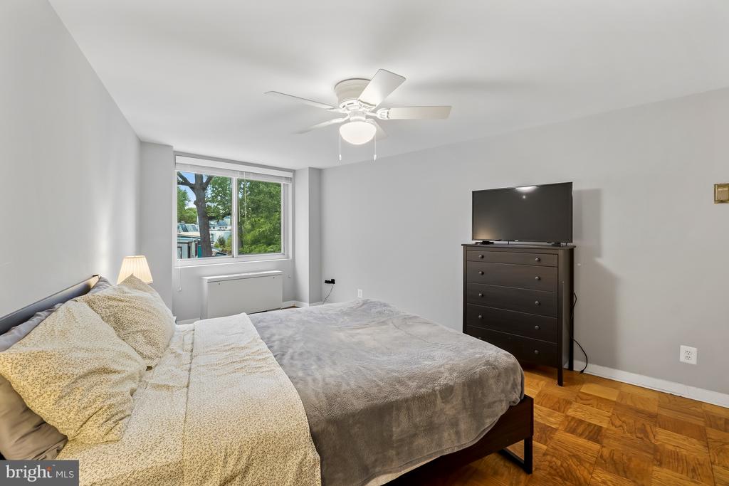 5406 CONNECTICUT AVENUE NW 401