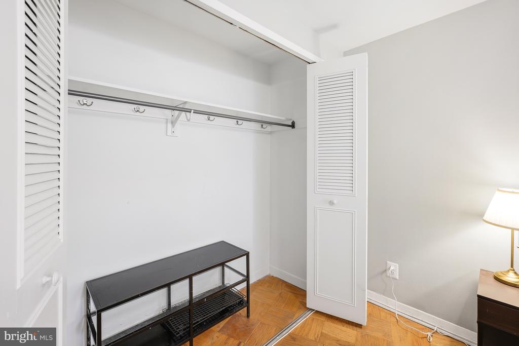 5406 CONNECTICUT AVENUE NW 401