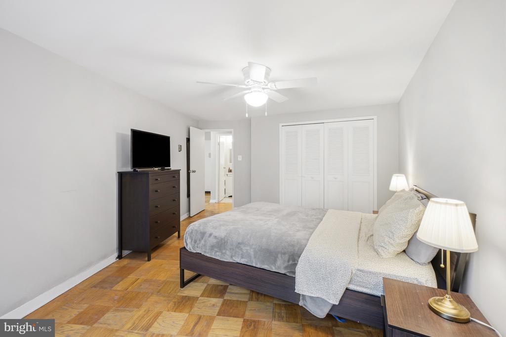 5406 CONNECTICUT AVENUE NW 401