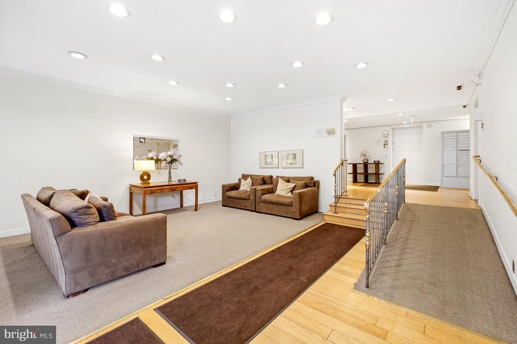 5406 CONNECTICUT AVENUE NW 401