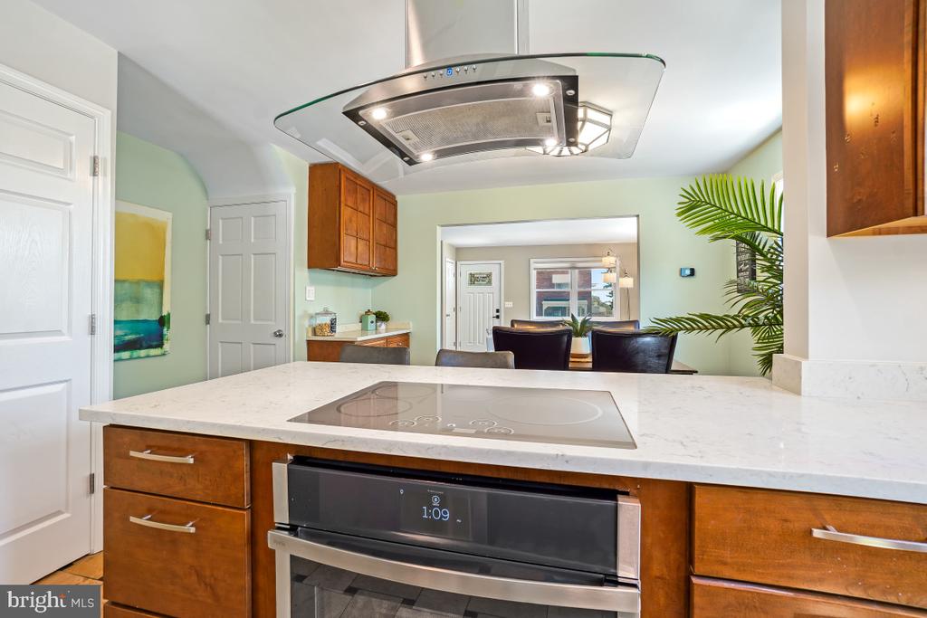 6532 NORTH CAPITOL STREET NW