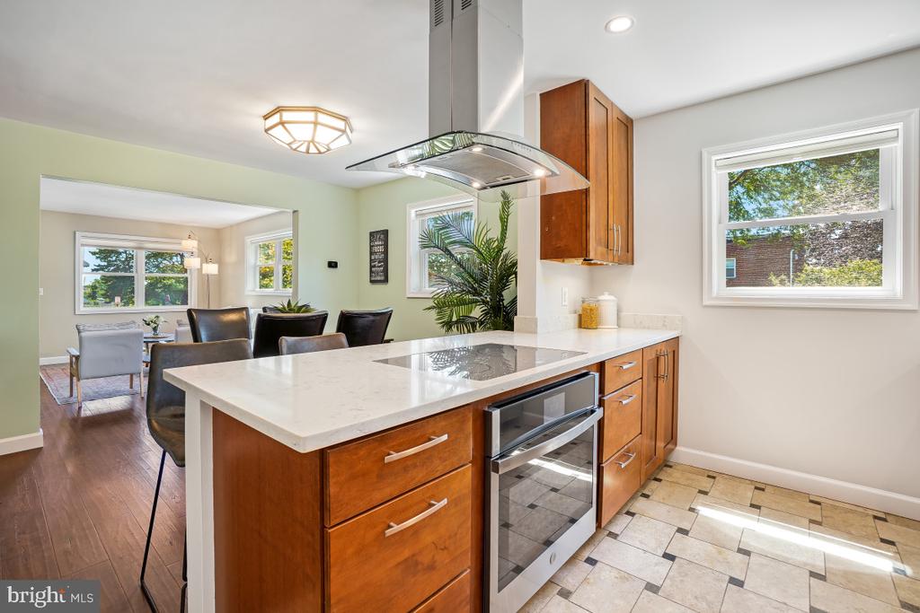6532 NORTH CAPITOL STREET NW