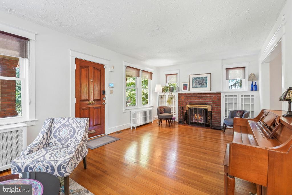 6031 3RD STREET NW