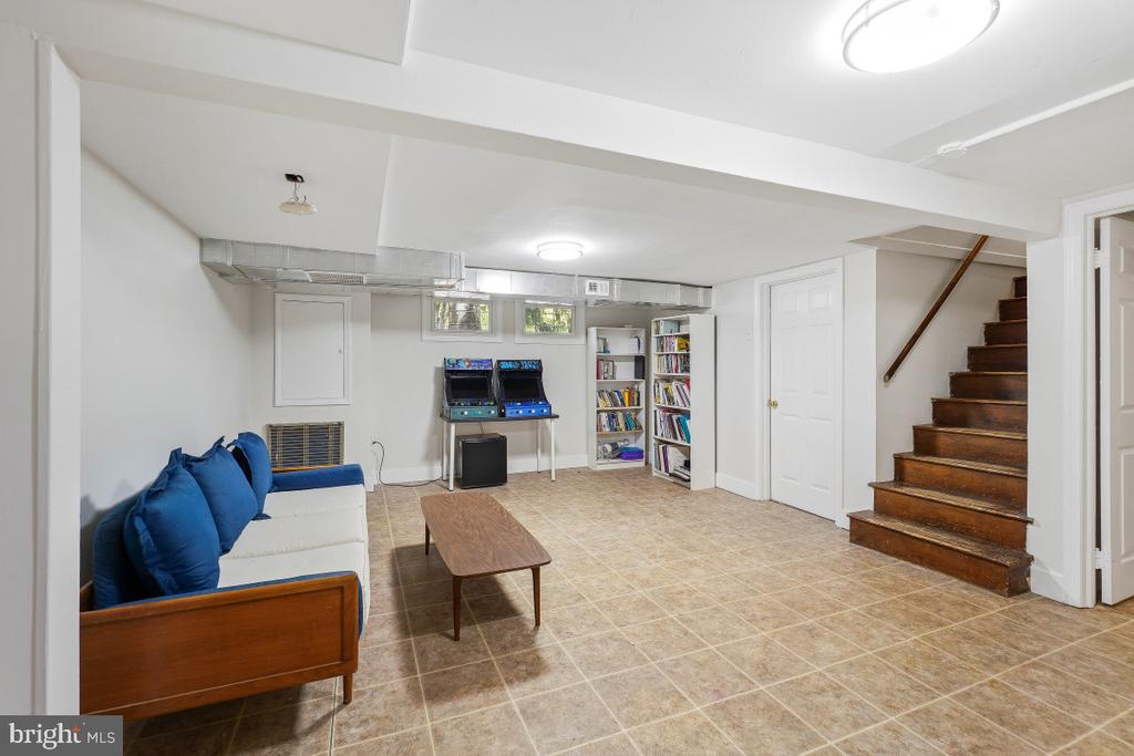 6031 3RD STREET NW