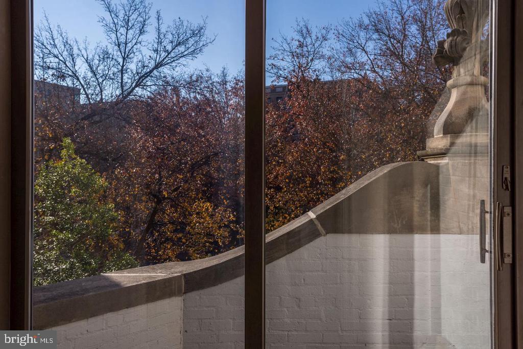 4701 CONNECTICUT AVENUE NW Unit: 300