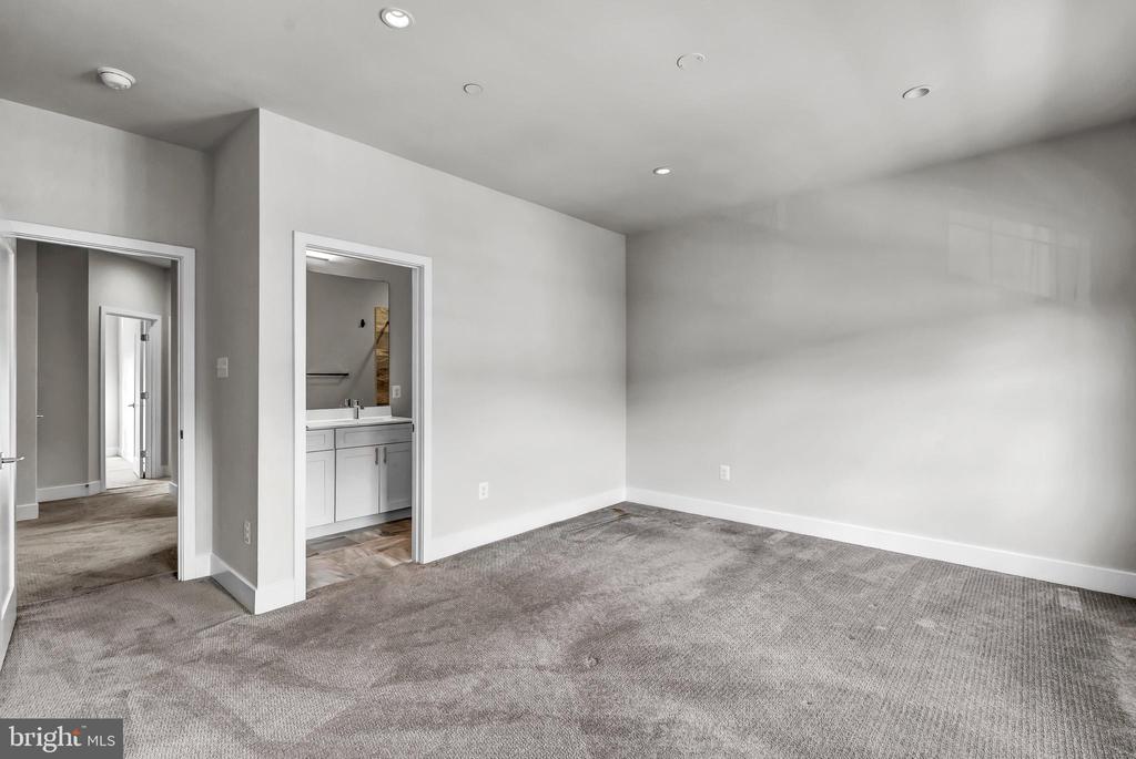 7720 Lexington Ct