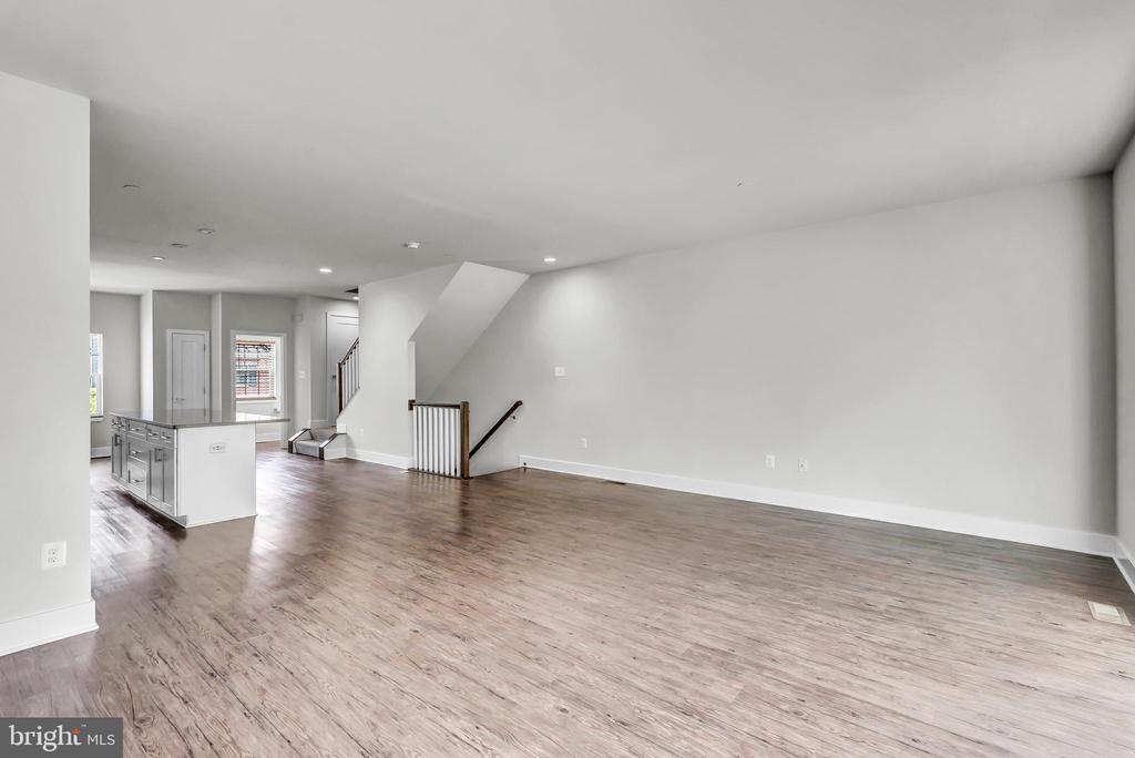 7720 Lexington Ct