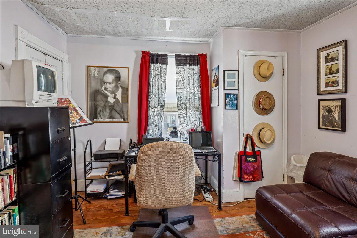 5611 BIRCHWOOD AVENUE