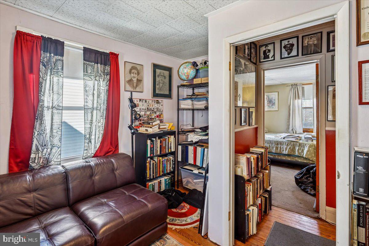 5611 BIRCHWOOD AVENUE