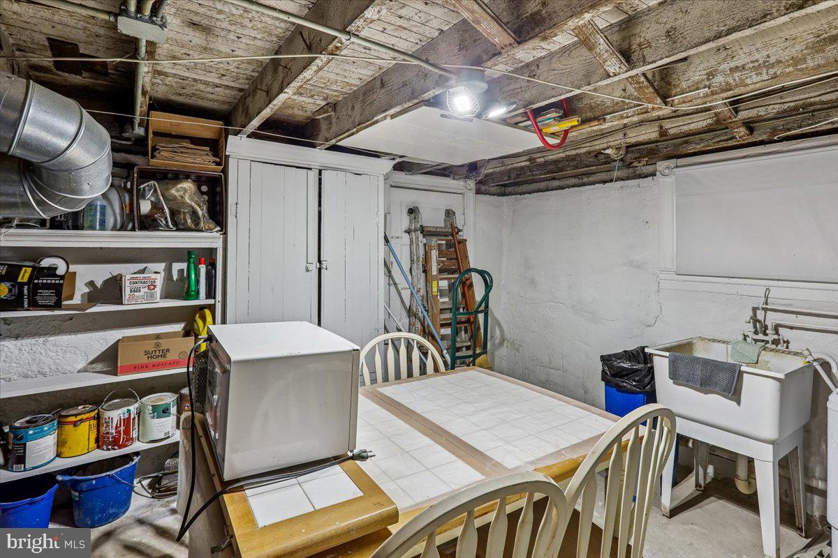 5611 BIRCHWOOD AVENUE