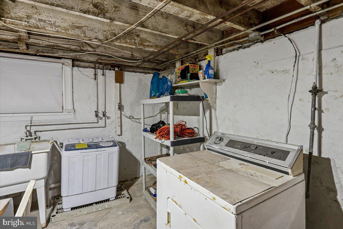 5611 BIRCHWOOD AVENUE