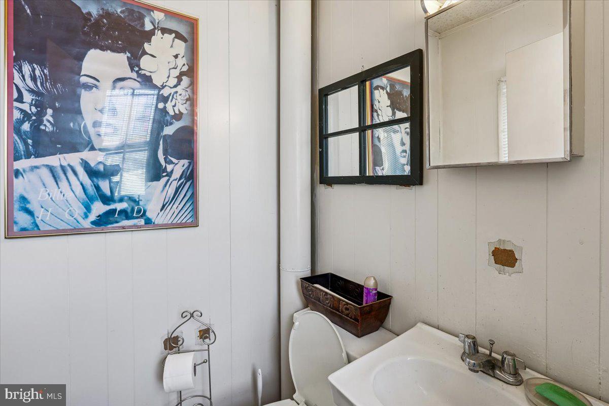 5611 BIRCHWOOD AVENUE