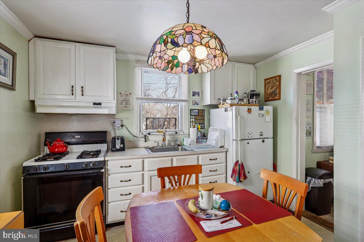 5611 BIRCHWOOD AVENUE