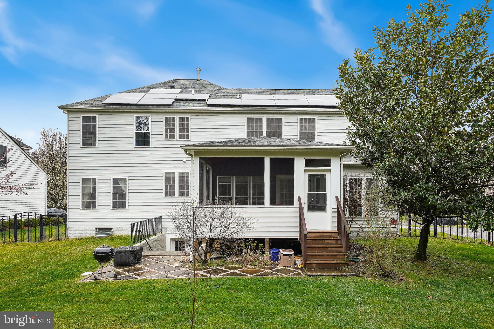 5228 Grovemont Dr