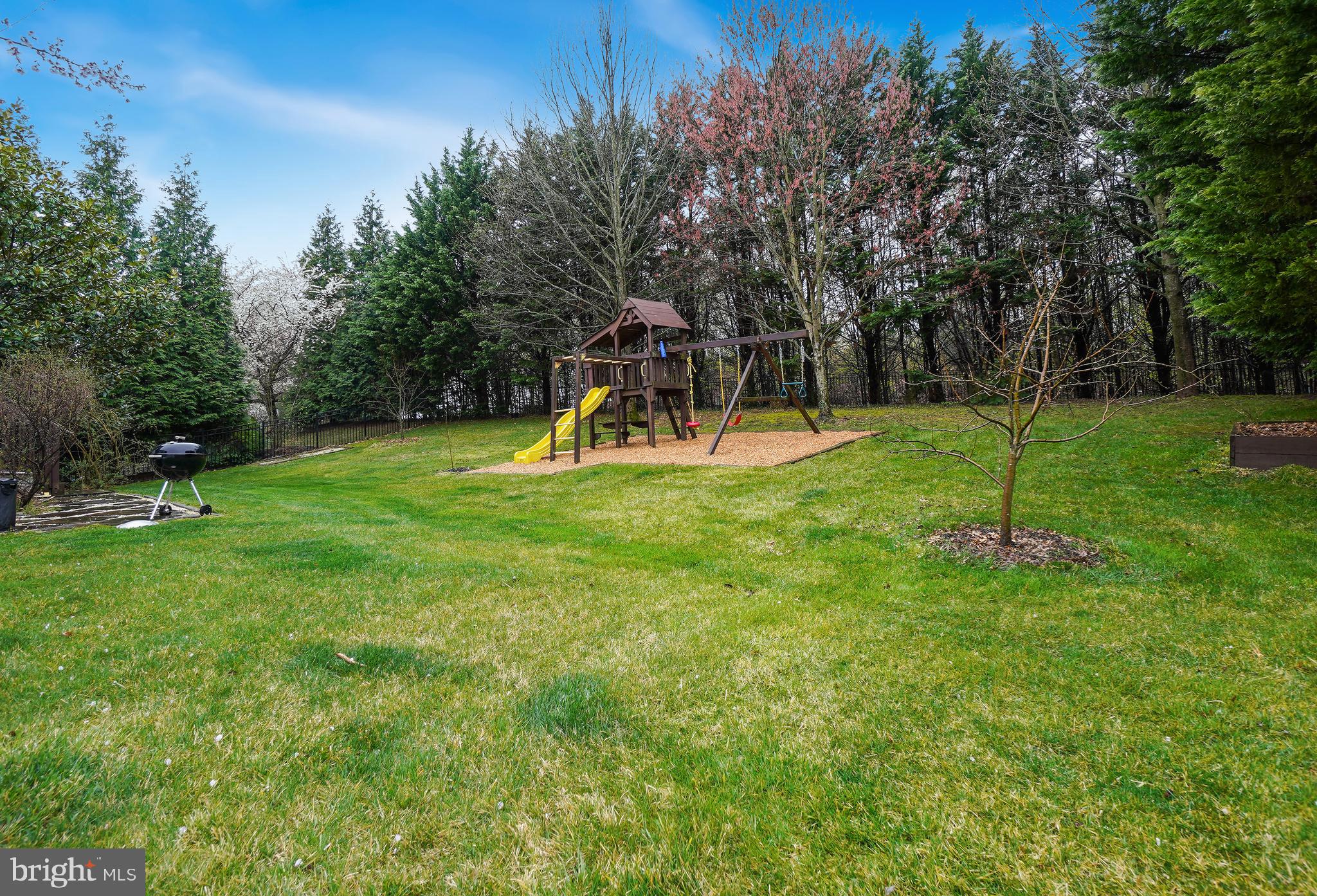 5228 Grovemont Dr