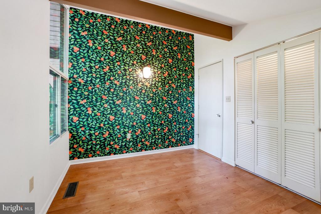 8545 PINEWAY COURT