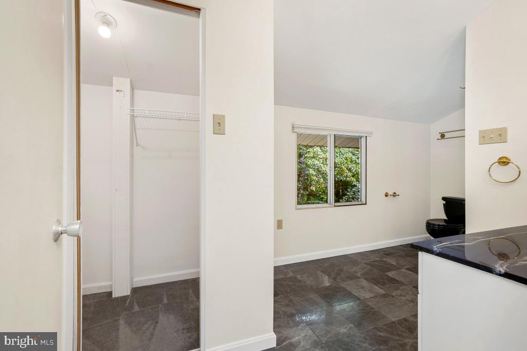 8545 PINEWAY COURT