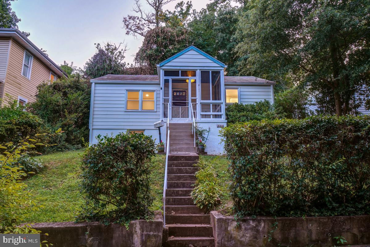 7012 POPLAR AVENUE