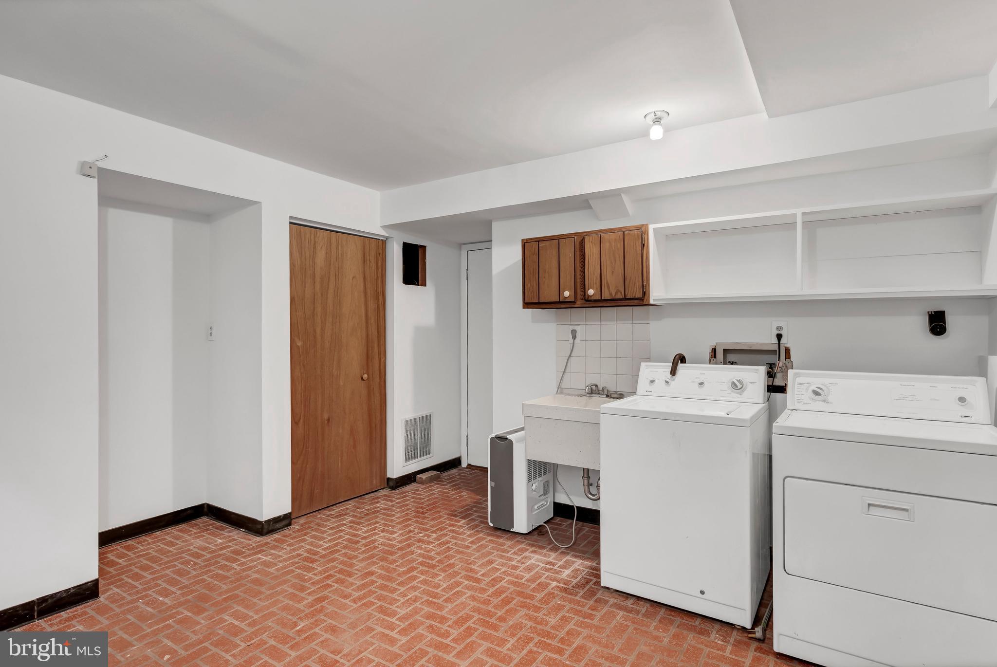 12211 BROOKHAVEN DRIVE